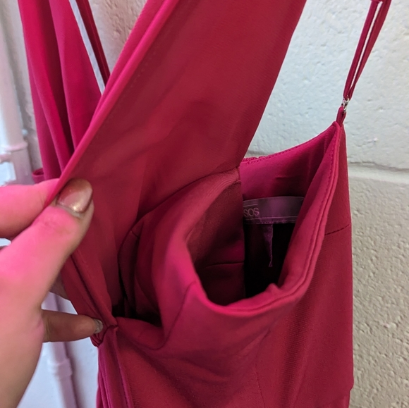 ASOS DESIGN cup detail chiffon overlay pleated maxi dress - Picture 4 of 9